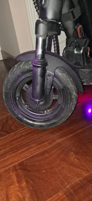 Patinete eléctrico The Beast con luces