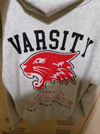 Chaqueta High School Musical Gris y Rojo