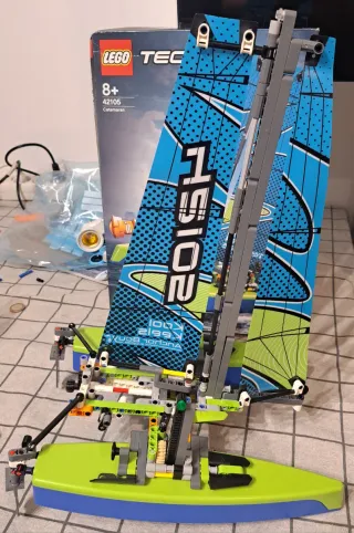 Lego Technic 42105 Catamarán