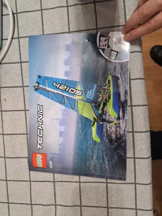 Lego Technic 42105 Catamarán