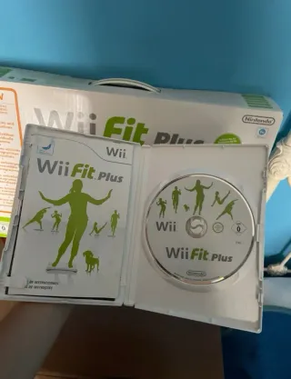 Nintendo Wii Fit Plus,sin uso.