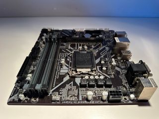 Placa base Gigabyte B360M DS3H