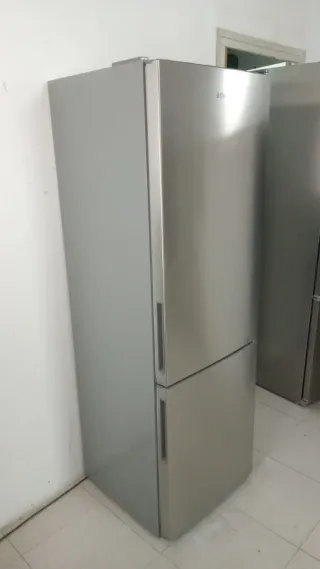 Nevera plateada