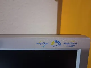 Pantalla Samsung SyncMaster 701N