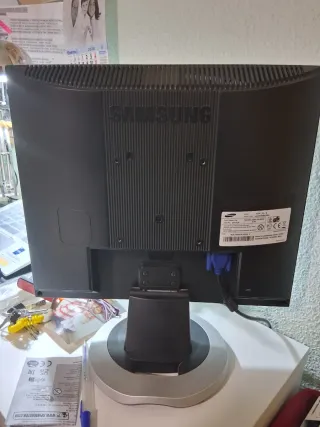 Pantalla Samsung SyncMaster 701N