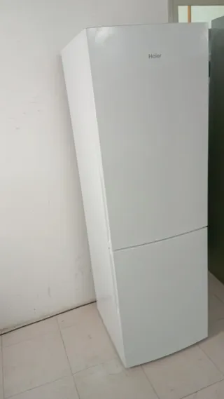 Nevera Haier blanca