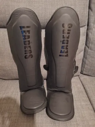 Espinilleras Kickboxing Leaders Negras