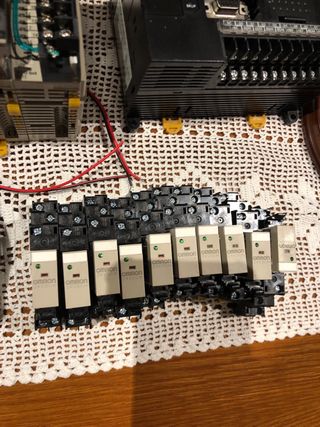 OMRON CP1E PLC Autómata