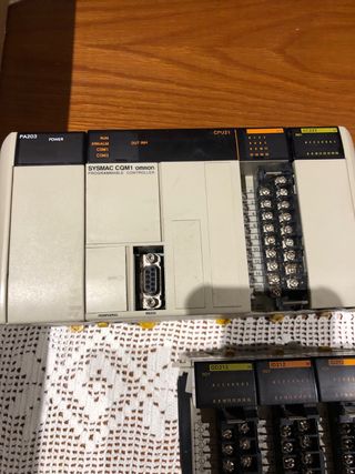 OMRON CP1E PLC Autómata