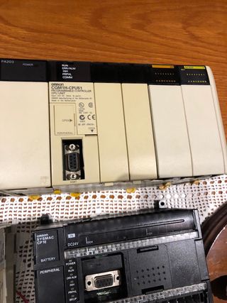 OMRON CP1E PLC Autómata