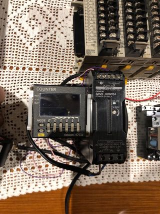 OMRON CP1E PLC Autómata