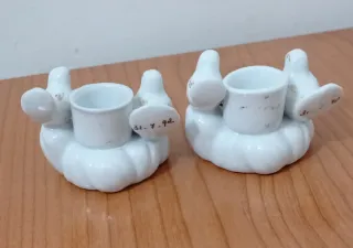 Pareja de Candelabros Palomas y Rosas