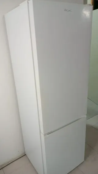 Nevera blanca