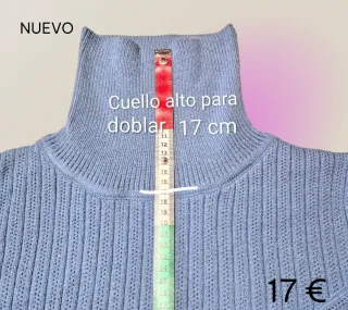 Jersey grueso Cuello alto de punto azul