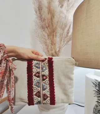 Neceser étnico hecho a mano