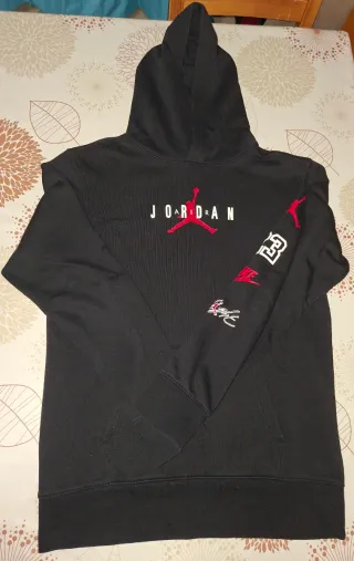 Sudadera Jordan Negra con Logo Rojo