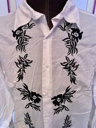 Camisa blanca bordada negra Talla L