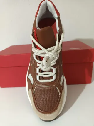 Zapatillas Carolina Herrera Caballero Marrón/Rojo