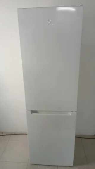 Nevera blanca Indesit