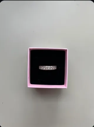 Anillo de plata con circonitas