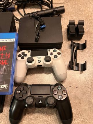 PS4 Pro + VR versión 2 + 2 mandos + 1 Juego VR