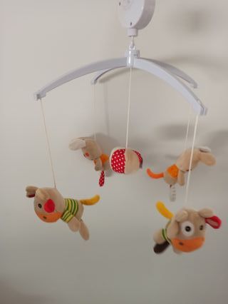 Móvil cuna peluches animales