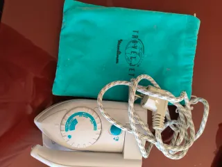 Ferro de engomar a vapor de viagem