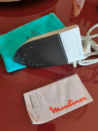 Ferro de engomar a vapor de viagem