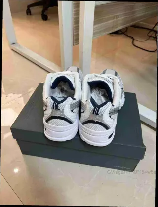 New Balance 530 Blancas Plata Marino