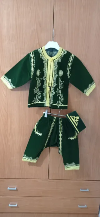 Conjunto infantil verde bordado