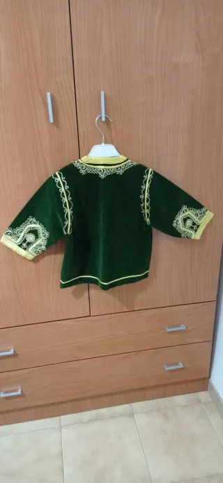 Conjunto infantil verde bordado