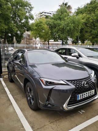 Lexus UX 2023