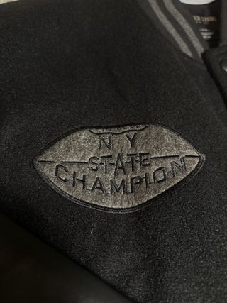 Chaqueta Bomber Negra con Mangas de Cuero