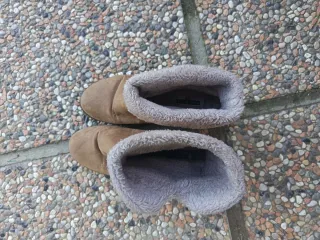 Stivaletti beige con fibbia