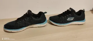 Zapatilla Deportiva Mujer Skechers Negra y Azul