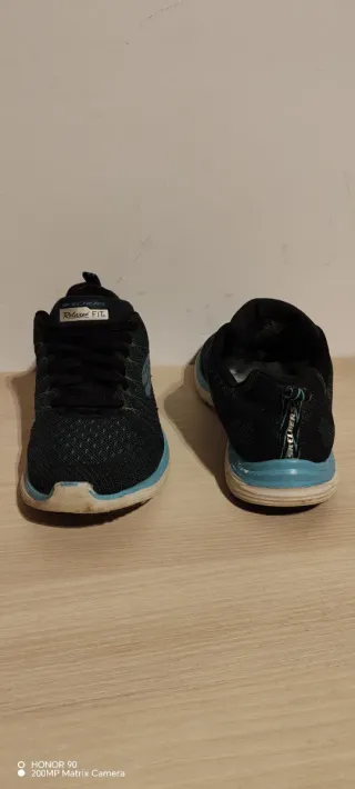 Zapatilla Deportiva Mujer Skechers Negra y Azul