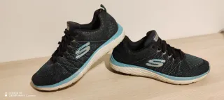 Zapatilla Deportiva Mujer Skechers Negra y Azul