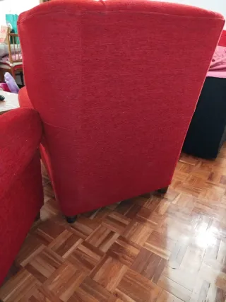Sillones en ROJO Y MADERA COMO NUEVOS