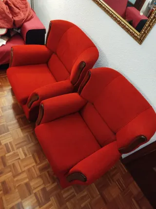 Sillones en ROJO Y MADERA COMO NUEVOS