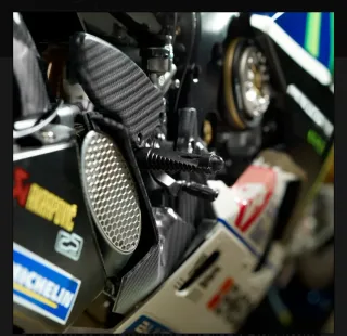 Yamaha YZR-M1 VR46 Moto GP escala 1/4