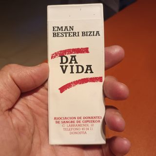 Bono bus de Donostia con su funda (C.T.S.S.)