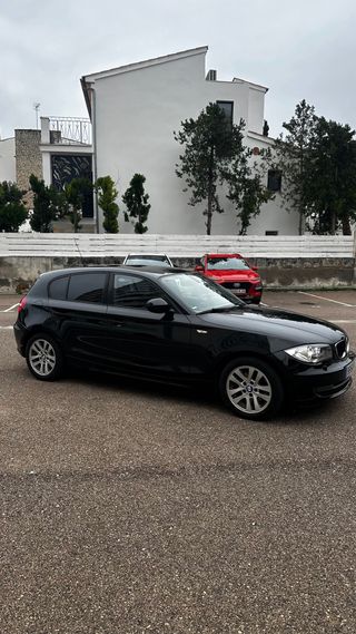 BMW Serie 1 2011, 118d (E87), Diesel 143CV, Xenon