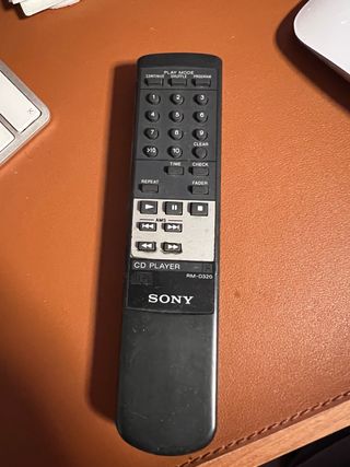 Mando Sony RM-D320 CD Player