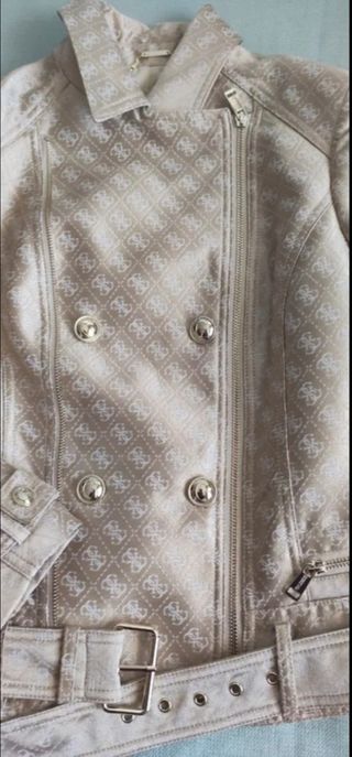 Chaqueta Guess Talla XS Nueva