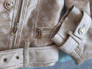 Chaqueta Guess Talla XS Nueva
