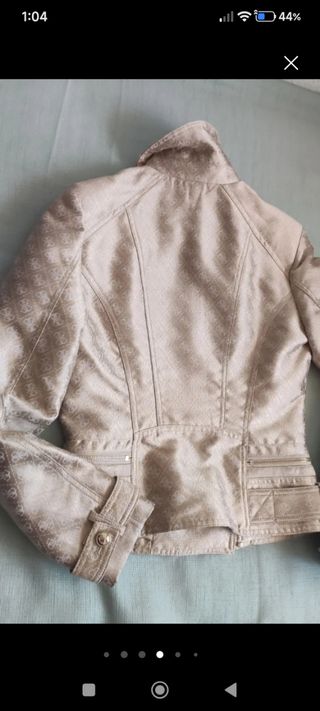 Chaqueta Guess Talla XS Nueva