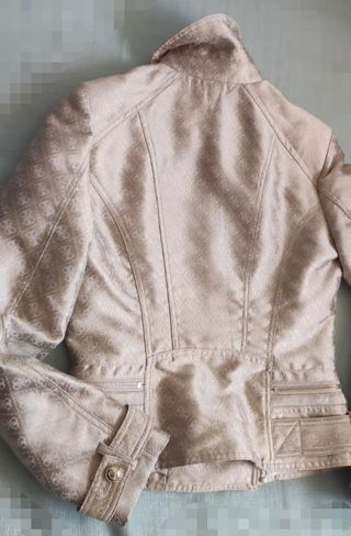 Chaqueta Guess Talla XS Nueva