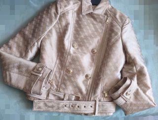 Chaqueta Guess Talla XS Nueva