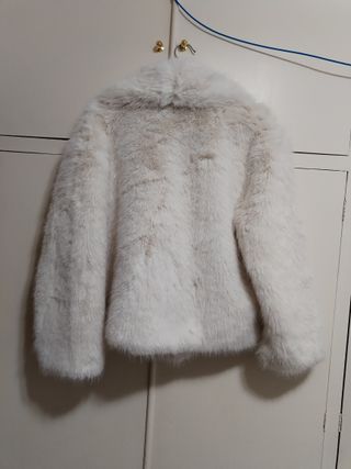 Cazadora corta efecto pelo