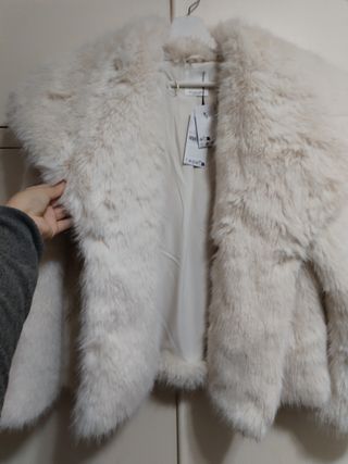 Cazadora corta efecto pelo